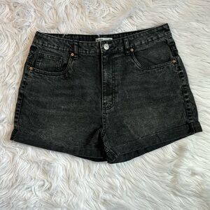 Women's MOM Refuge Black Shorts | Size 11